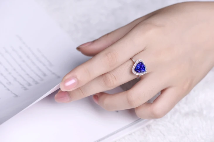ZOCAI Design Ring Au750 18K white gold 1.9 CT certified Genuine Tanzanite ring with 0.16 ct diamond Gemstone ring W06176