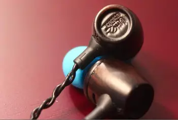 

Solid wood Heavy bass black Sandalwood earphone