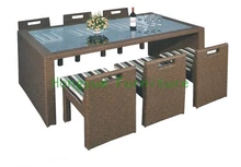 Outdoor new pe rattan dining room set with cushion and tempered glass