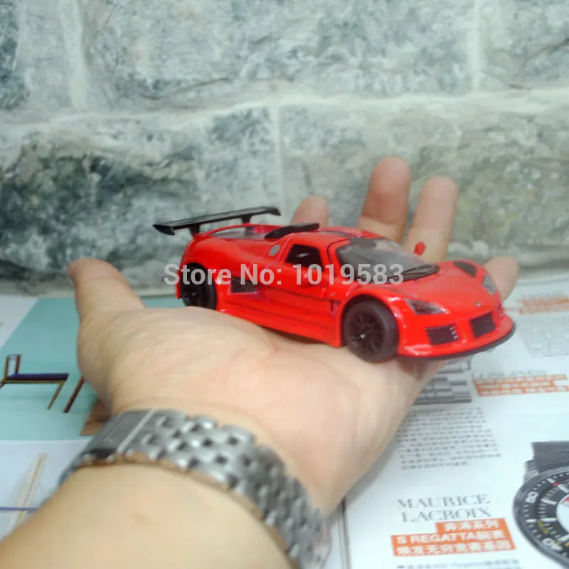 2010 Gumpert Apollo Sport red (9)