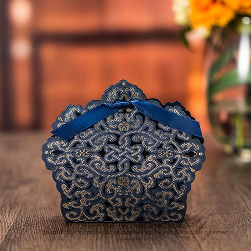 

(100 pieces/lot) Wedding Decoration Chocolate Box Navy Blue Candy Box Laser Cutting Red Gold Gift Box For Wedding Favors CT011