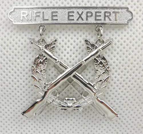 

US USMC MARINE PISTOL QUALIFICATION EXPERT SHOOTING MILITARY BADGE PIN