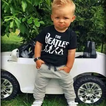

2019 New Chaofan Boy English Letter Printing Short-sleeved T-shirt + Pants Two-piece Suit
