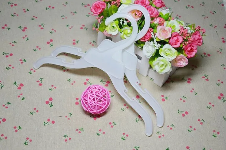 D15_5pcs_lot_Plastic_Pet_Dog_Clothes_Rack_Hanger_High_quality_Baby_Pet_Clothes_Tree_Hangers_white_Red_Drop_shipping_ (3)