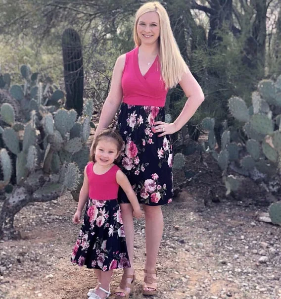 

Deep V Mother Mother Daughter Dresses Family Look Matching Outfits Mommy and Me Clothes Mom Mum Daughter Dress Clothing Summer