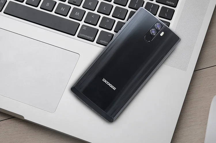 DOOGEE BL12000 4GB RAM 32GB ROM MTK6750T 1.5GHz Octa Core 6.0 Inch Screen 12000mAh Battery Quad Camera Android 7.0 4G LTE Smartphone