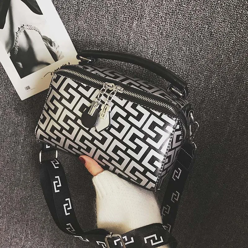 Women Fashion Printing Wide Shoulder Bag INS Popular Leather Handbag Exuqisite Female Messenger Bags Lady Luxury Bolsa SS3493 (18)