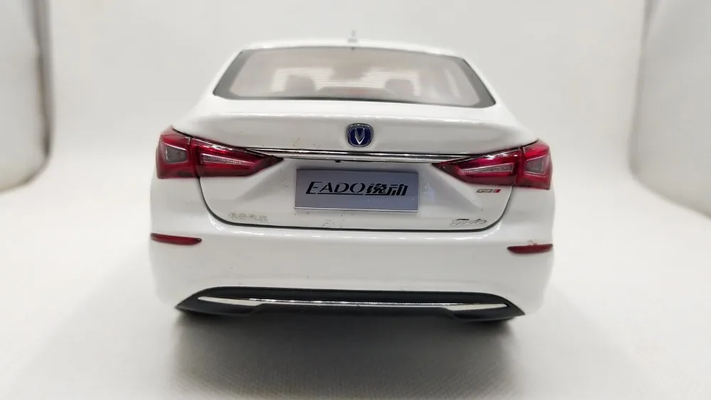 1:18 литая под давлением модель для Changan Yidong Eado 2018 игрушечный автомобиль из сплава