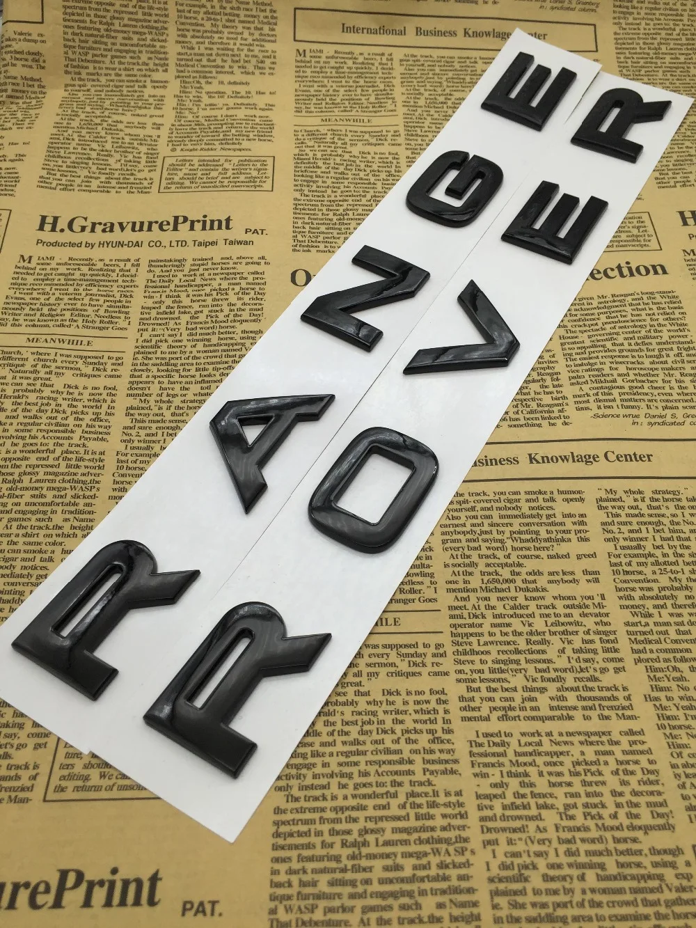 

Shiny Black ABS Number Letters Word " RANGE ROVER " Car Trunk Badge Emblem Letter Decal Sticker for Land Rover Range Rover