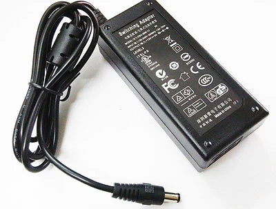 Skytronic 660.525 MW220 12V DC a DC coche adaptador convertidor de alimentación 800mA