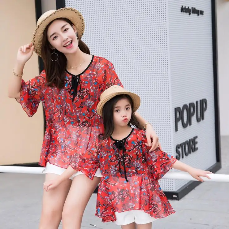 

Summer mother and daughter clothing set family matching clothes black t shirt printed shirt and white short set cool clothes