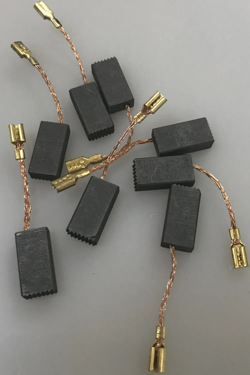 

8Pcs 15mm x 7.8mm x 4.8mm Electric Carbon Brushes for B0SCH Angle Grinder