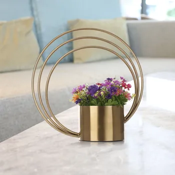 

Flower Pot Round Metal Ornament Cylinder Shape Metal Handle Vase Fashionable Ornament Decorative Centerpiece for Home or Wedding