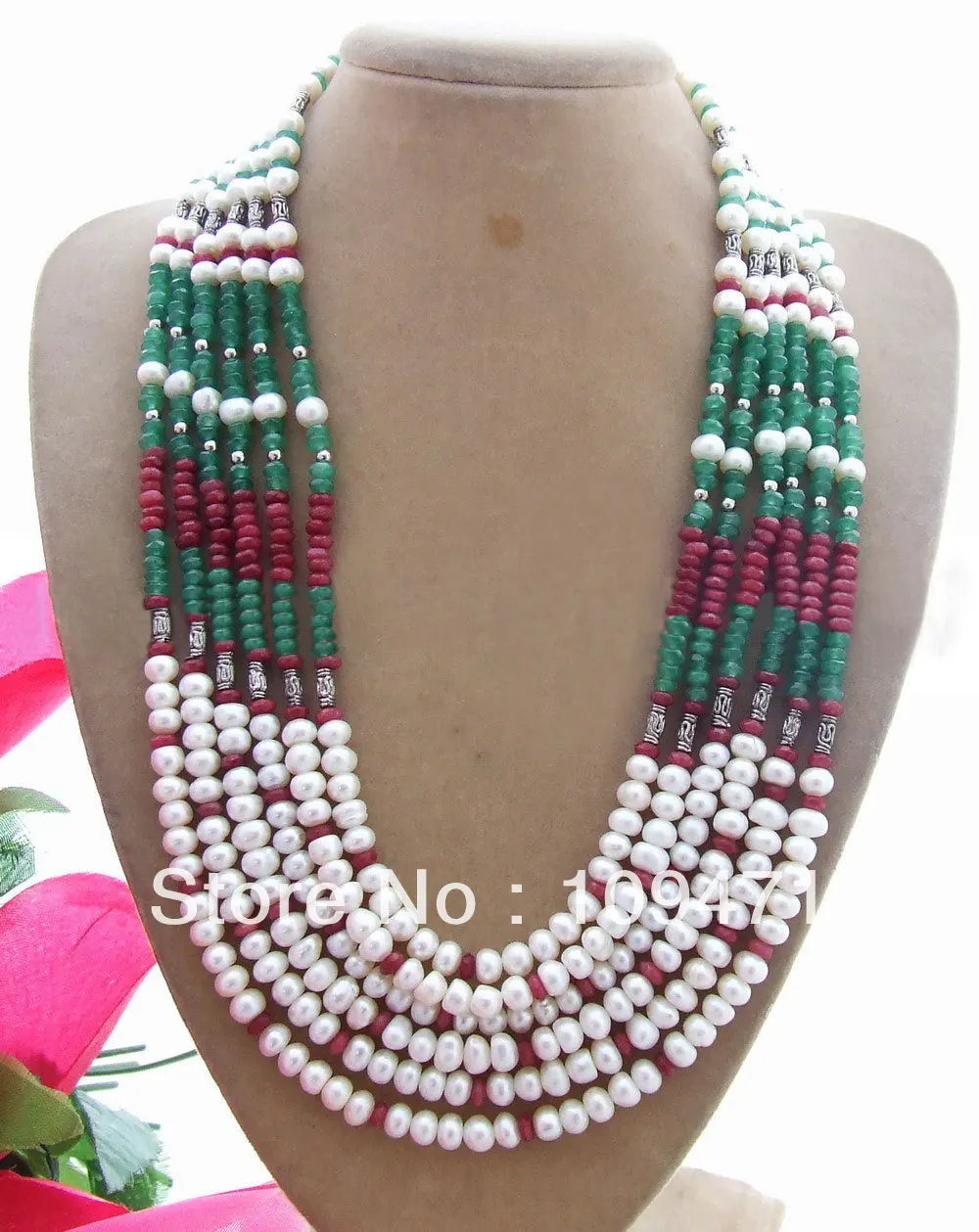 

Beautiful 6strds White Pearl&Onyx Necklace