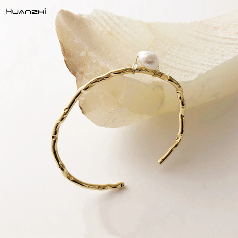 HUANZHI корейский натуральный пресноводный жемчуг C Форма офисный стиль ювелирные изделия открытие браслет для женщин девочек свадебный браслет