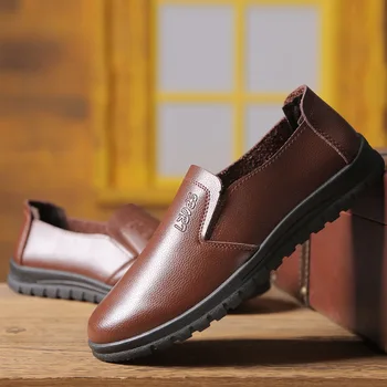 

2018 Italian Mens Shoes Casual Luxury Brand Summer Men Loafers Genuine Leather Moccasins Comfy Breathable Slip On Boat Shoes