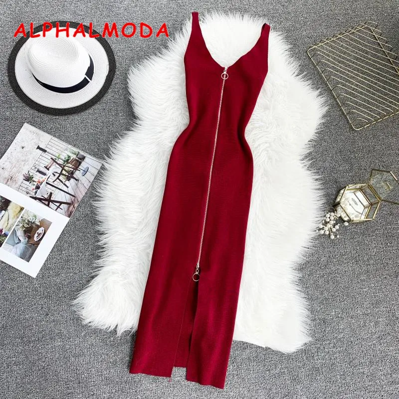 Женское трикотажное платье ALPHALMODA с V-образным вырезом и высоким разрезом на