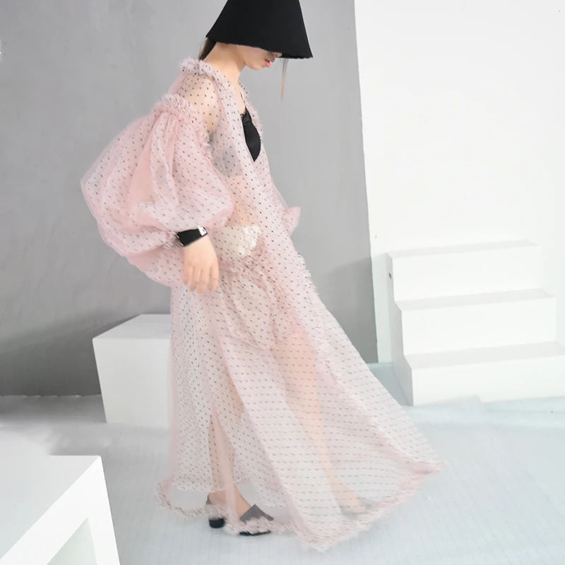 [EAM] 2018 New Summer V-collar Long Lantern Sleeve Dot Printed Perspective Big Size Long Shirt Women Blouse Fashion Tide JF394