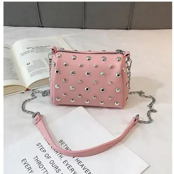 

Girl Fashion Shoulder Bag 2019 Summer Women Soft Leather Messenger Bag New Chain Small Rivet Handbags A753