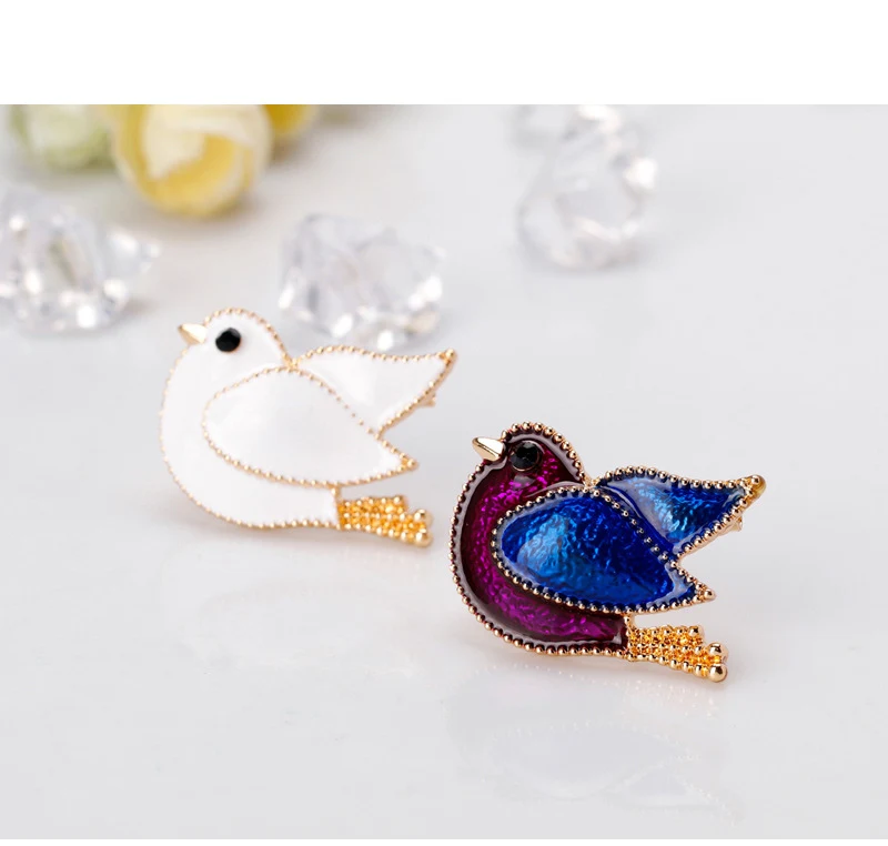 

New Simple Alloy Blue and White Enamel Dove Bird Brooches For Women And Men Lovely Peaceful Birds Animal Banquet Weddings Brooch