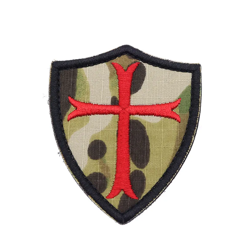 Крест Тамплиер щит вышивка значок Красный Крест Тактический Камуфляж Военная полоса значок одежда кольцо с молнией 7,5*6,3 см