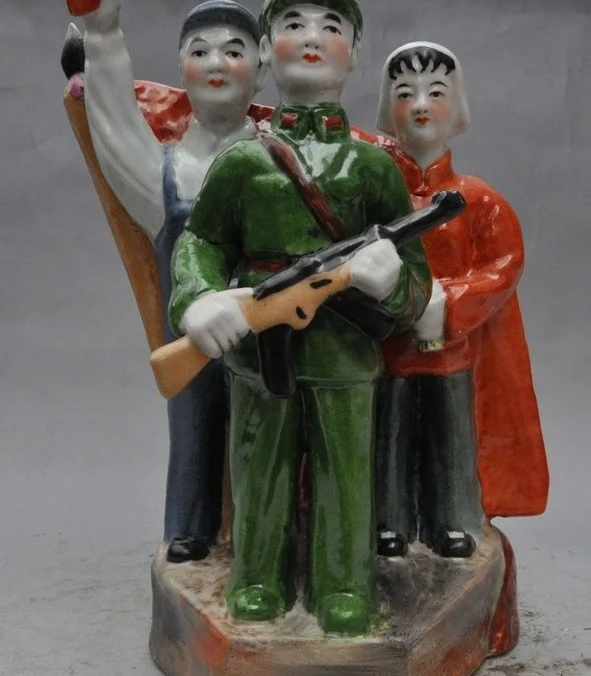 

12"china Cultural Revolution wucai porcelain People's Liberation Army PLA statue
