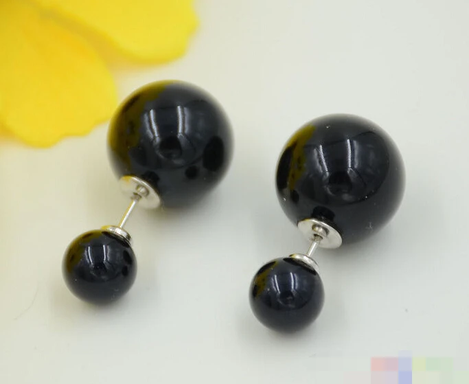 

1376 BLACK ROUND SOUTH SEA SHELL PEARL STUD EARRING
