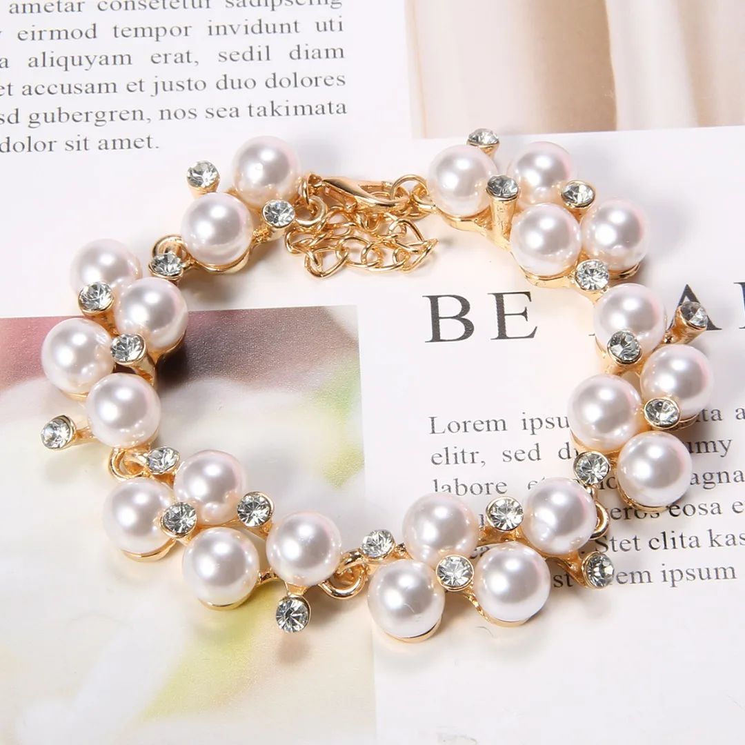 Luxury Simulated Pearl Beads Bracelet Shellhard Fashion Rhinestone Crystal Bracelet Bangle For Women Wedding Jewelry Accessories