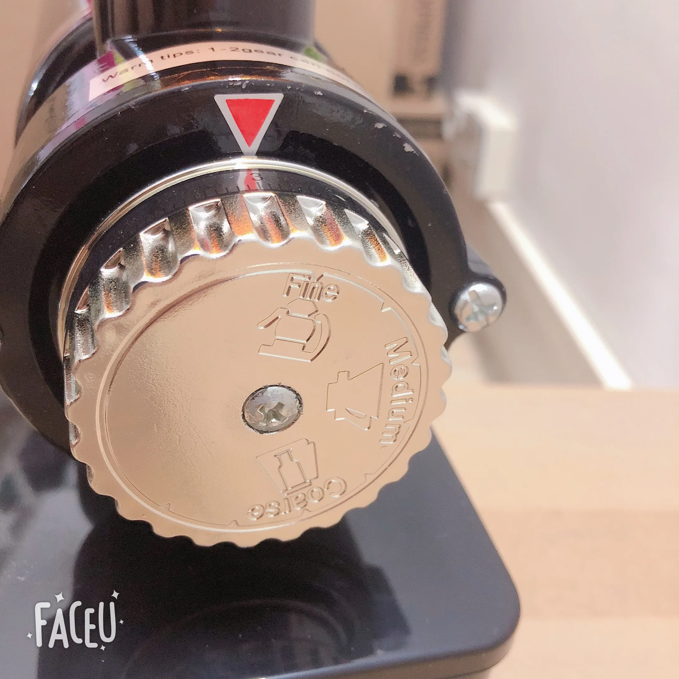 110V und 220V zu 240V schwarz farbe kaffeemühle maschine kaffee mühle mit stecker adapter 110V und 220V zu 240V schwarz farbe kaffeemühle maschine kaffee mühle mit stecker adapter