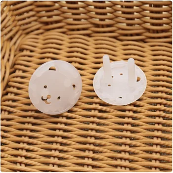 

1pcs Bear EU Power Socket Electrical Outlet Baby Kids Child Safety Guard Protection Anti Electric Shock Plugs Protector Cover