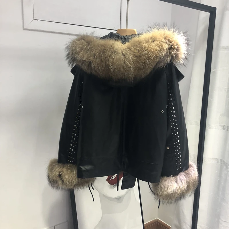 Женская куртка из натуральной кожи с большим воротником из меха енота, модная осенне-зимняя женская куртка-бомбер, мотоциклетная куртка из овчины черного цвета