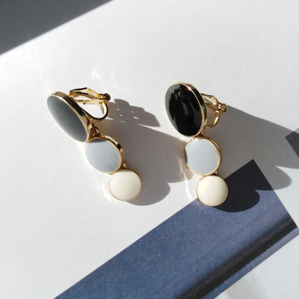 

Round Clip On Earrings Red Yellow Black Enamel Clip Earing Multicolored No Piercing Simple Earings Women Jewelry Earcuff