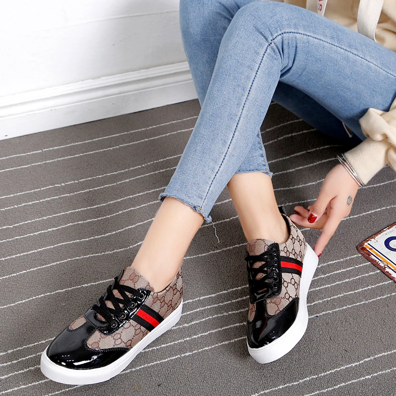

2019 Spring Autumn Brand Designers Women Flats Fashion Round Toe Female Lace Up Loafer Leather Sneakers Casual Shoe Buty Damskie