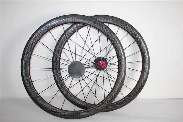 С логосом OEM полностью из углеродного волокна, колесная пара велосипеда с R36 углерода концентраторы в UD труба из углеродистого волокна 3 K 1 K 12 K из углеродного волокна с OEM ODM ручная пресс-форма для Desigin логотип EMS DPD