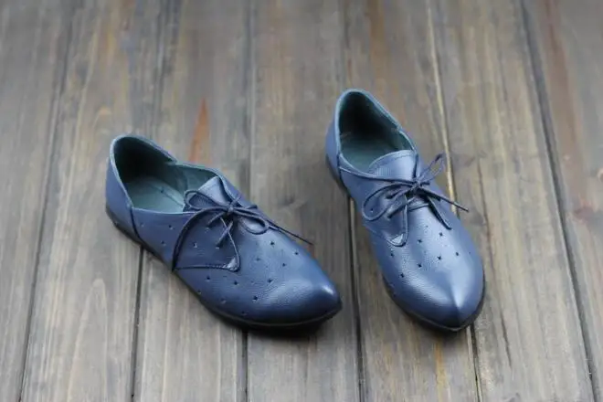 pointed toe flats