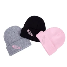 20 шт./лот, SINGYOU, зимняя Новинка, вязаная шапка с вышивкой и пером, s, повседневные Мягкие шапочки, тёплая шапка в стиле хип-хоп, модные аксессуары, шапка