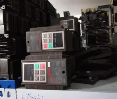 Инвертор FRENIC-Multi 0.4KW 220V FRN0.4E1S-2A использованный 90% новый гарантия 3 месяца быстрая