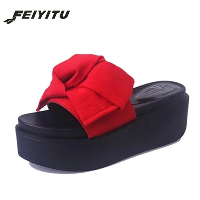 FeiYiTu/женские шлепанцы Лидер продаж 2018 года Женские модные однотонные на танкетке
