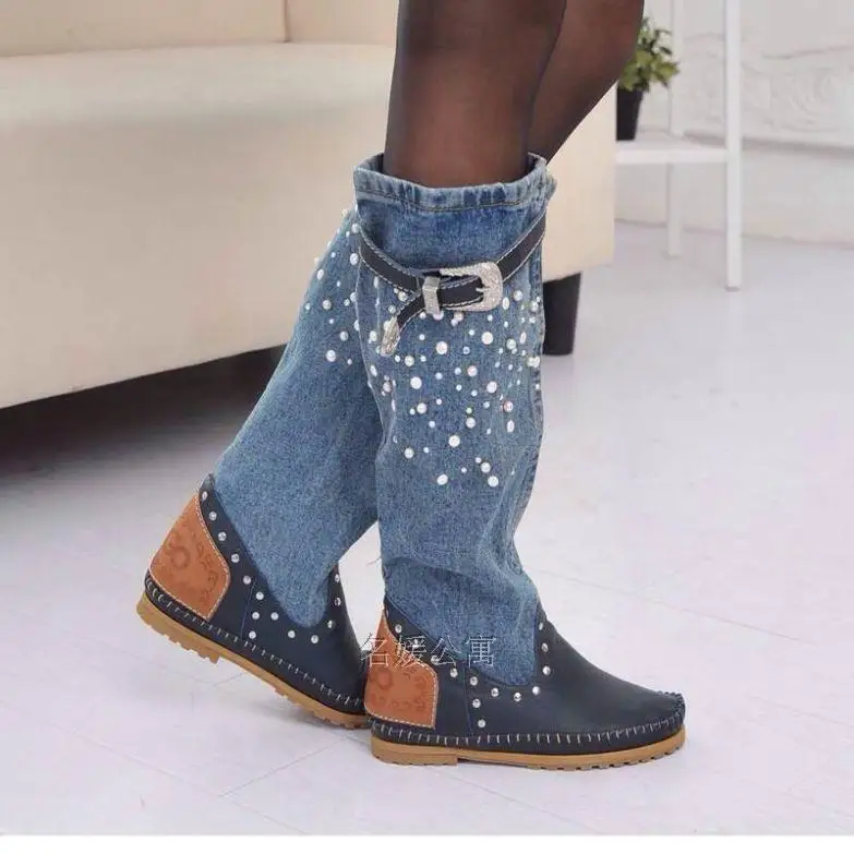 여성 봄 가을 플랫 데님 부츠 가죽 무릎 높은 부츠 모조 진주 Botas 보낸 레이디 따뜻한 진 기사 검투사 전투 부팅jean