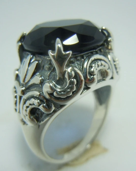 

In Europe and the temperament of the queen domineering Wide version romantic ancient silver ring ring for women