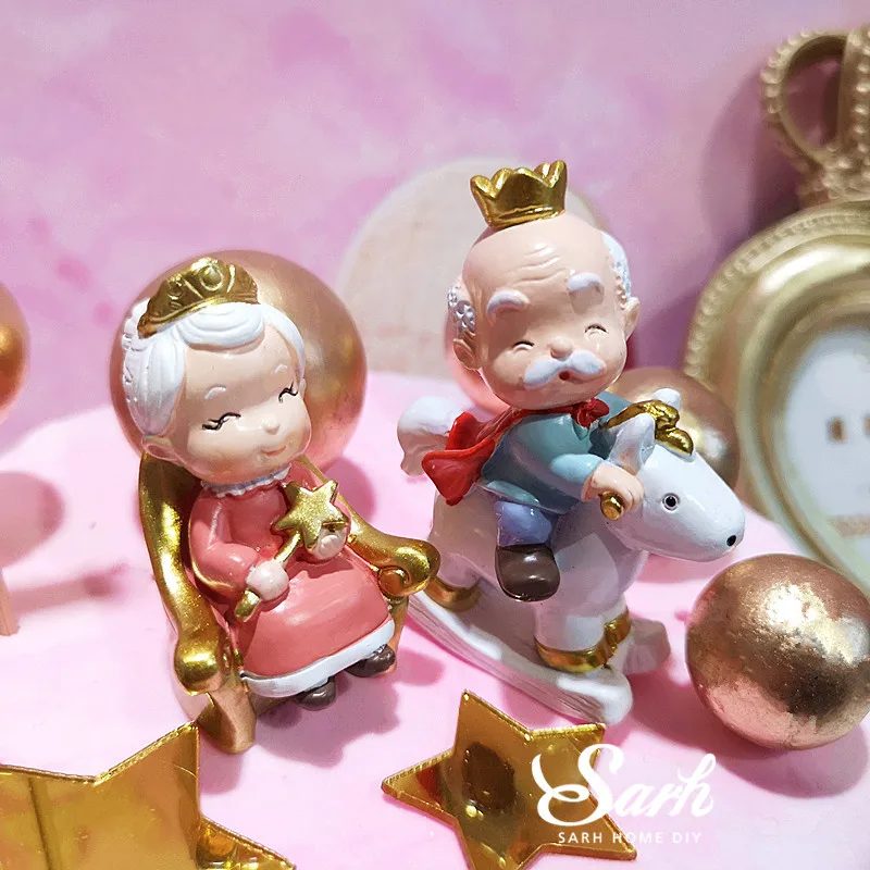 

Lovely Crown Grandparents Rocking Horse Star Cake Decorations Birthday Party Decorations for Baking Cute Gifts