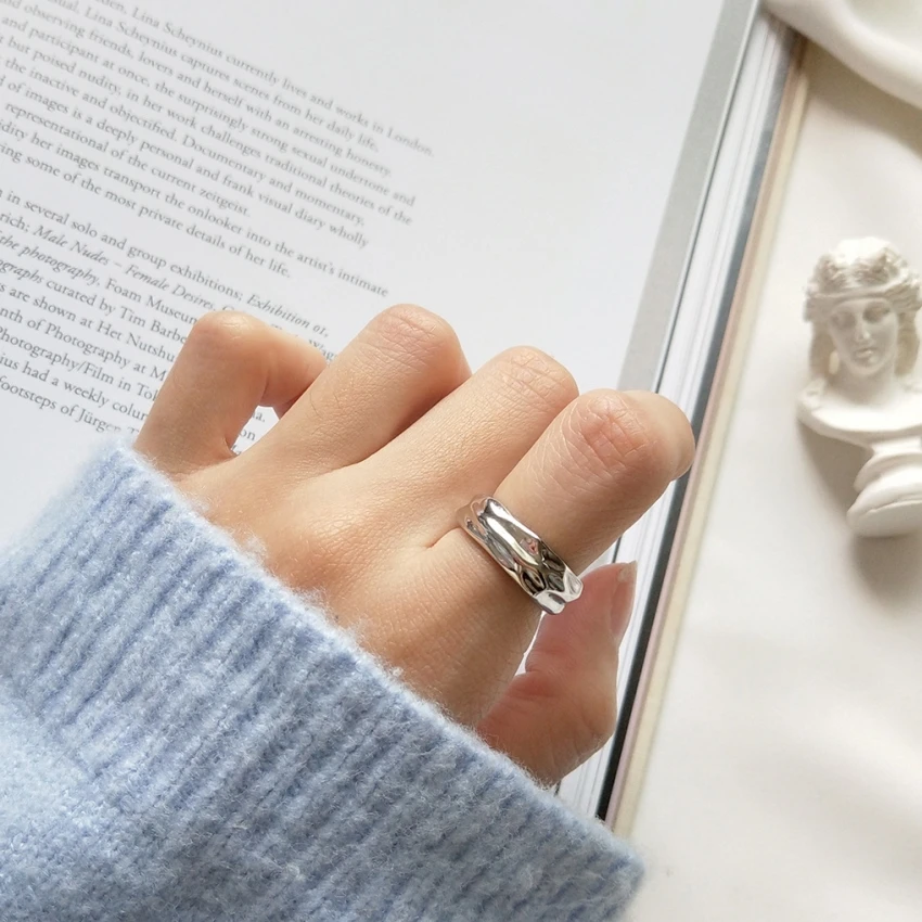 925 пробы Серебряное волнистое однослойное кольцо золотого цвета простой европейский дизайн Очаровательные золотые кольца с изменяемым размером для женщин ювелирные изделия