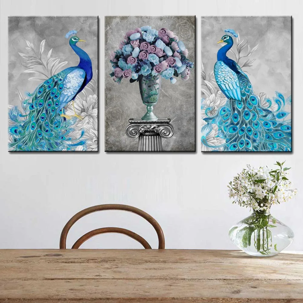 Peacock canvas print (1)