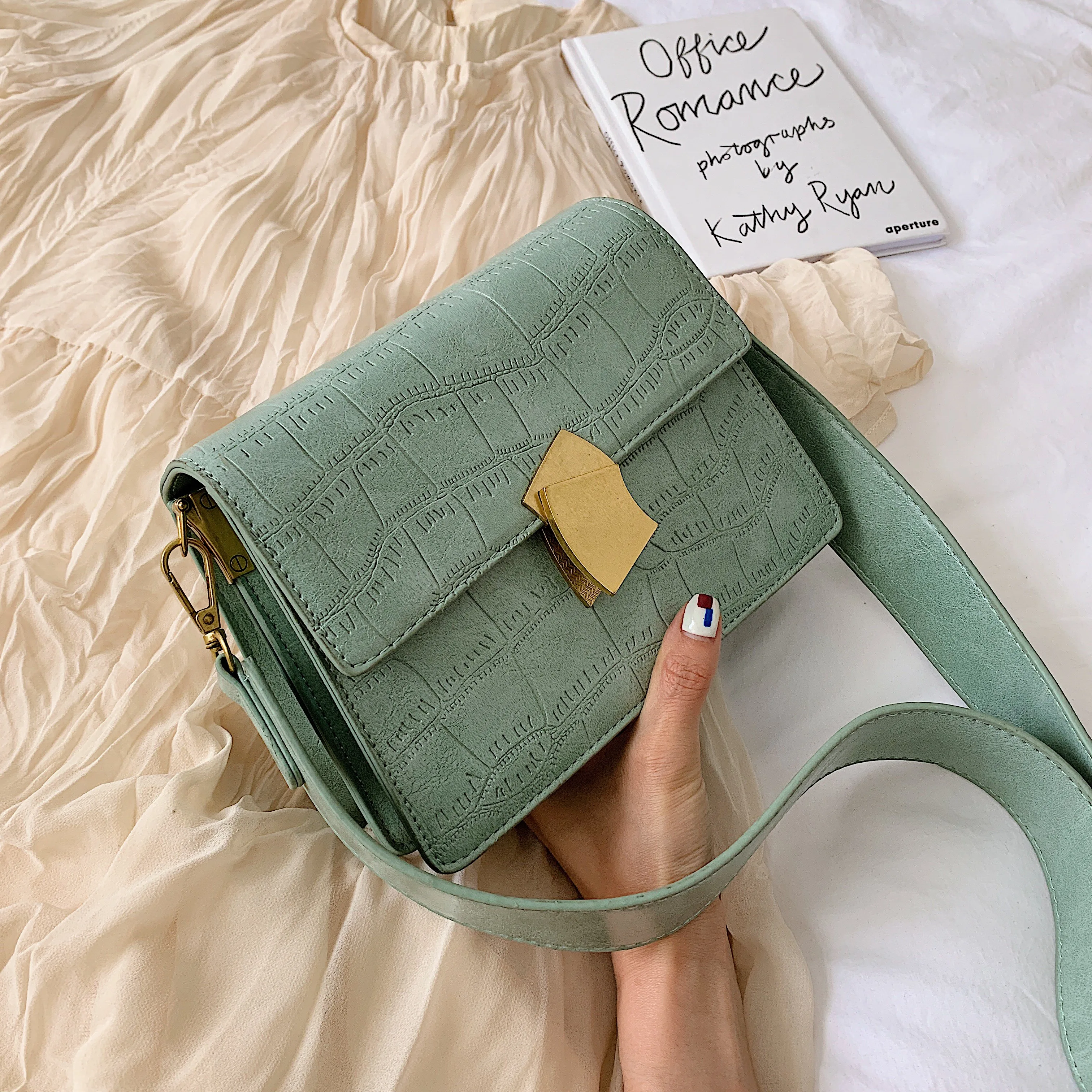 الحجر نمط سلسلة Crossbody حقائب للنساء 2019 البسيطة جلدية الكتف حقيبة ساعي الإناث السفر المحافظ و حقائب