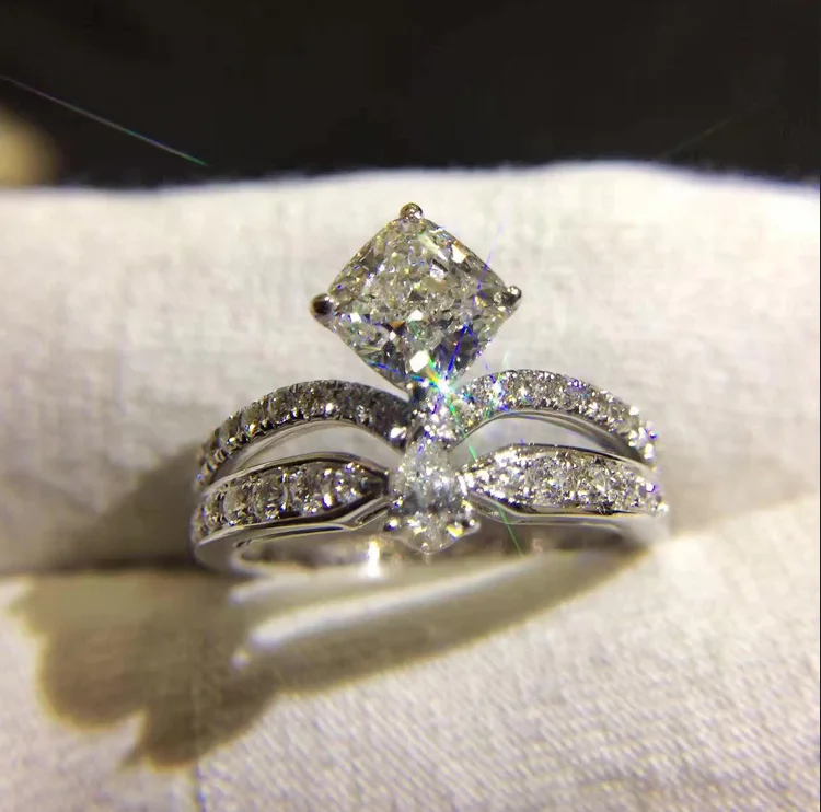 

Lovers'Gift Luxury Jewelry 925 Sterling Silver Princess Cut 5A Cubic Zirconia Drop Water CZ Stones Wedding Band Ring for Women