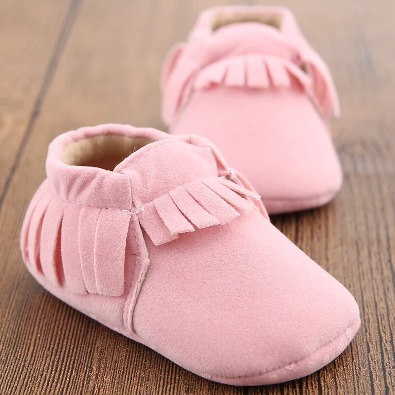 Для младенцев, одежда для малышей для мальчиков и девочек, мягкая подошва обувь для самых маленьких кроссовки для новорожденных и детей до 18 месяцев однотонные сапоги с бахромой теплые Ленточки Симпатичные и удобные туфли