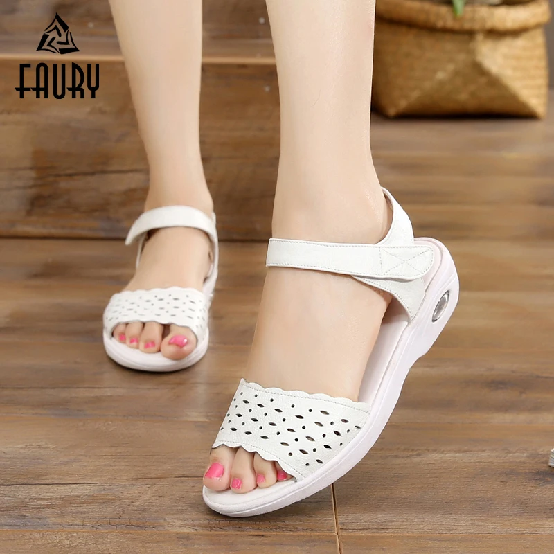 

2018 Summer New Sandals for Hospital Medical Working Nurses Doctors Female Soft Breathable Wedges Non-slip Cushion Work Shoes