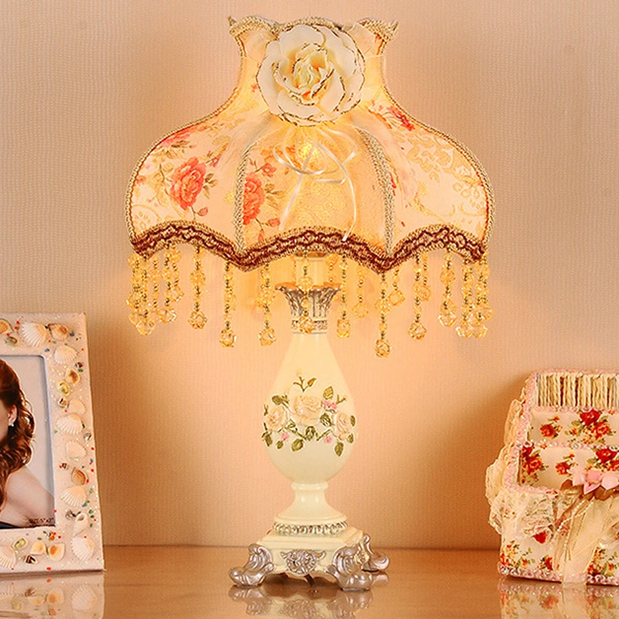 Hot sale European style table lamp luxury princess pastoral wedding