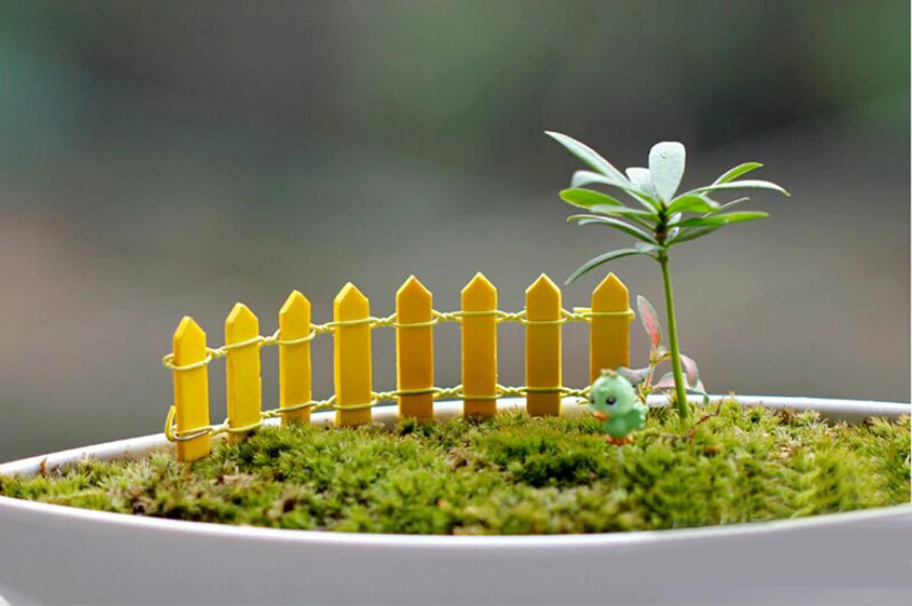 Mini Doll House Garden Picket Fence Micro Landscape Bonsai Terrarium Ornament  perfect for any miniature garden landscape DIY 