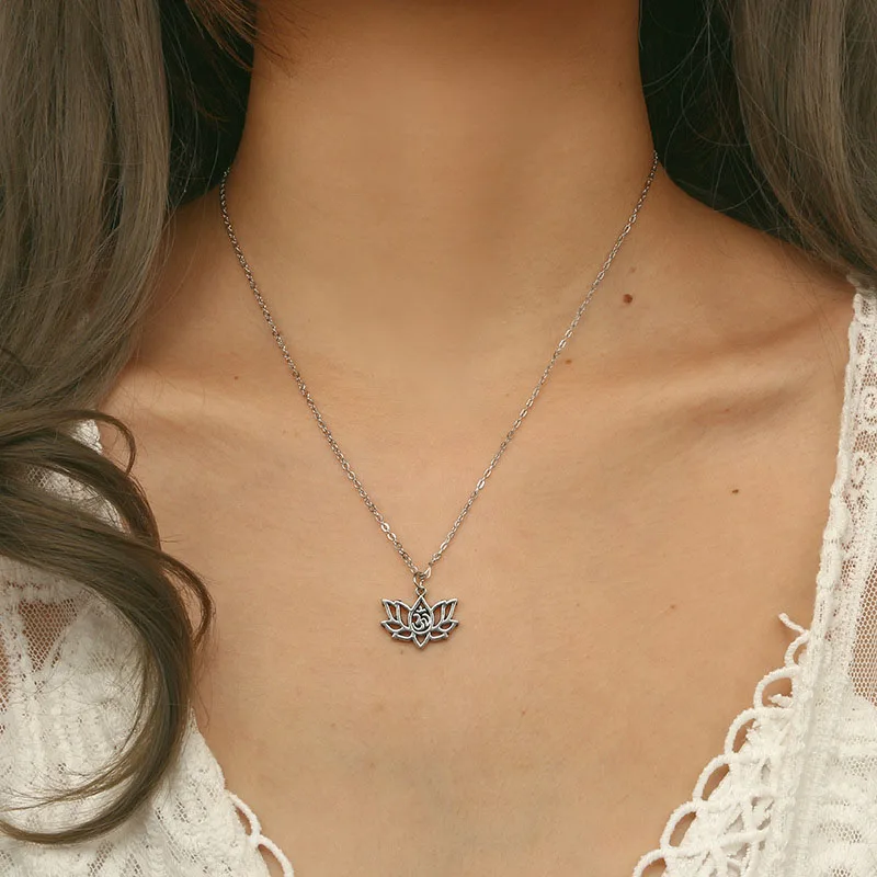 2018 Fashion Long Chain Retro Simple Alloy Openwork Lotus Single Layer Pendant Necklace Clavicle Summer Woman's Jewelry | Украшения и